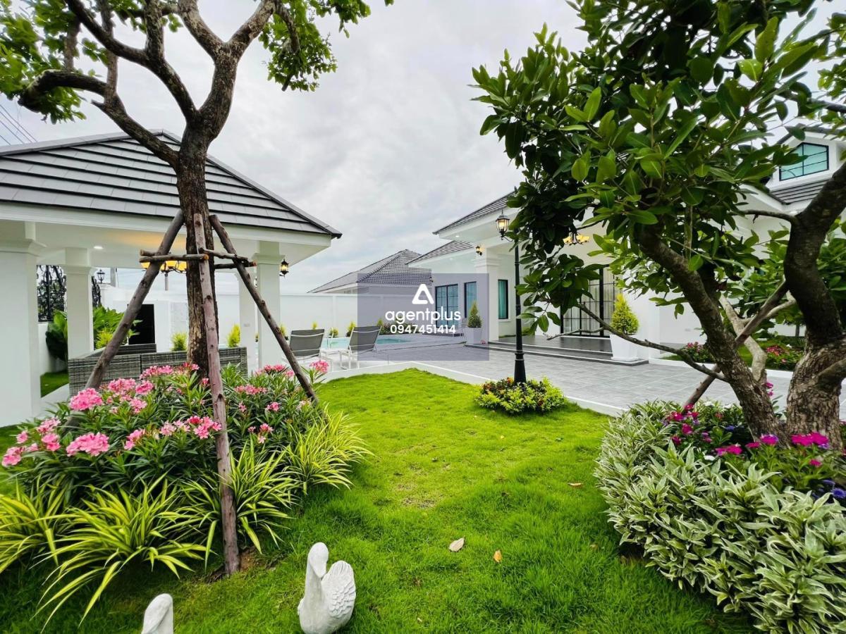 ขายพูลวิลล่าหรูสร้่างใหม่ ชั้นเดียว 4 ห้องนอน 4 ห้องน้ำ สระว่ายน้ำขนาดใหญ่ ตกแต่งพร้อมเข้าอยุ่ ทำเล เชามะกอก พัทยา 