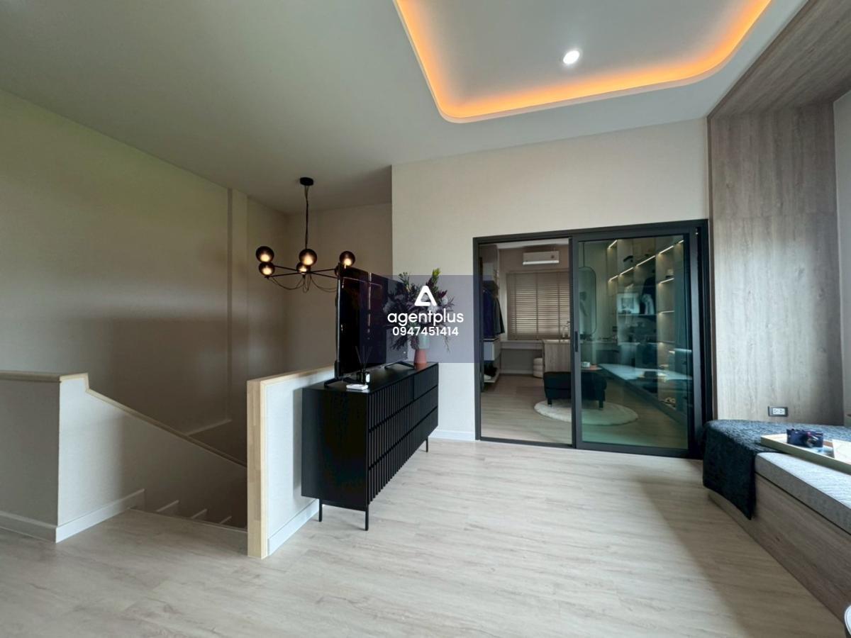 ขายบ้านใหม่ทาว์นโฮมพร้อมอยู่ เป็นออฟฟิศและบ้าน ตะเคียนเตี้ย พัทยา