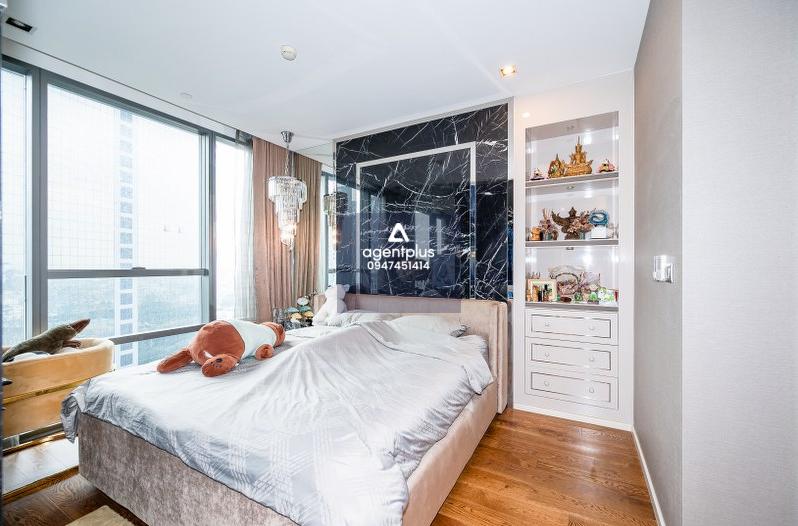 ขายคอนโดหรู เดอะ แบงค็อค สาทร  พร้อมอยู่ ทำเลดีใจกลางเมือง