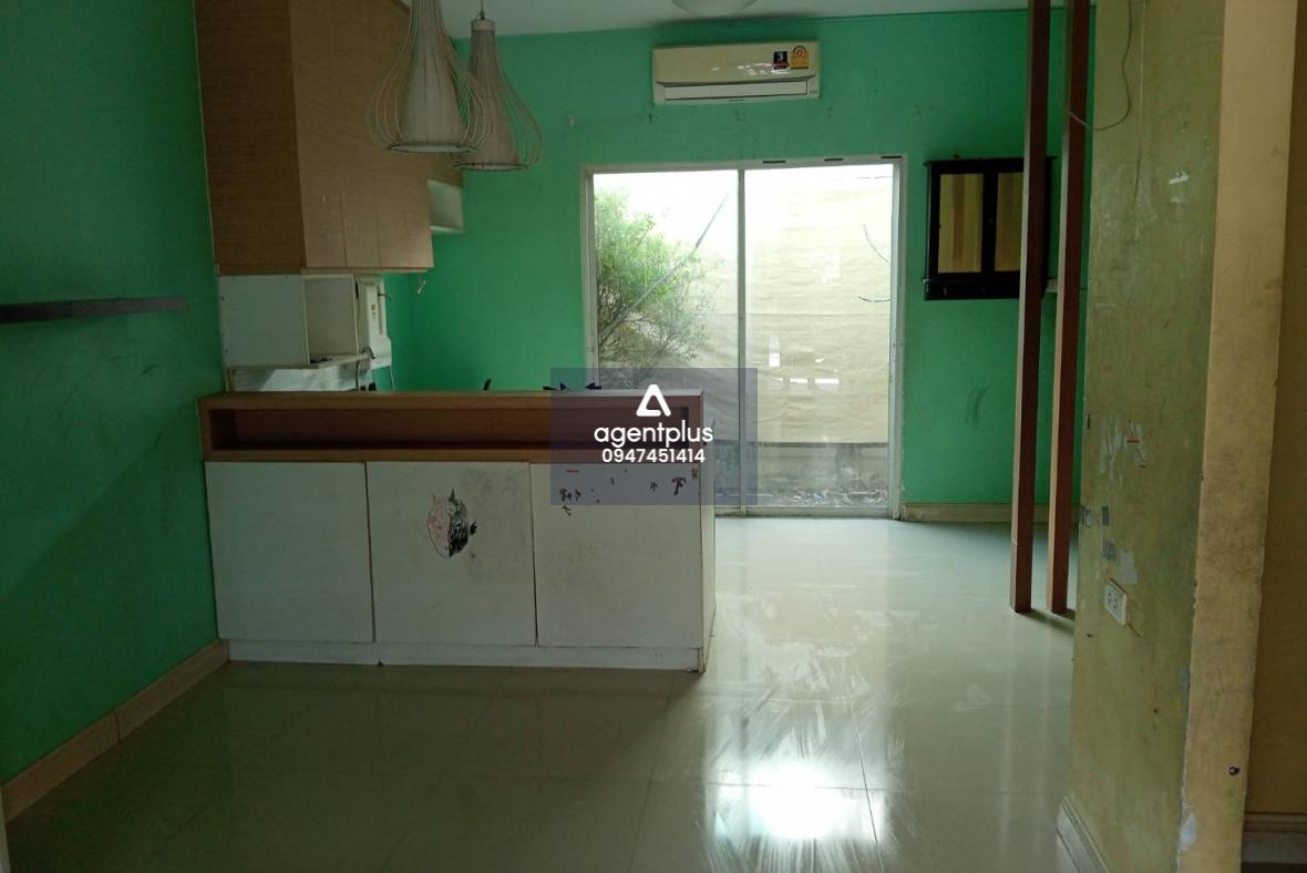 ขายทาวน์เฮ้าส์ 2 ชั้น หมู่บ้านอารียาเดอะคัลเลอร์ พรีเมี่ยม ทำเลดี เดินทางสะดวก