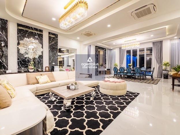 ขายบ้านหรู รีโนเวท อยู่บนเนิน ได้วิวทะเล 180 องศา โครงการ The prestige pattaya