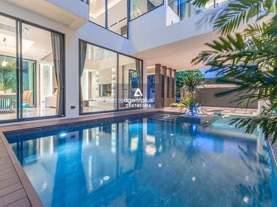 พูลวิลล่าหรู พร้อมสระว่ายน้ำส่วนตัว — ใจกลางพัทยา 