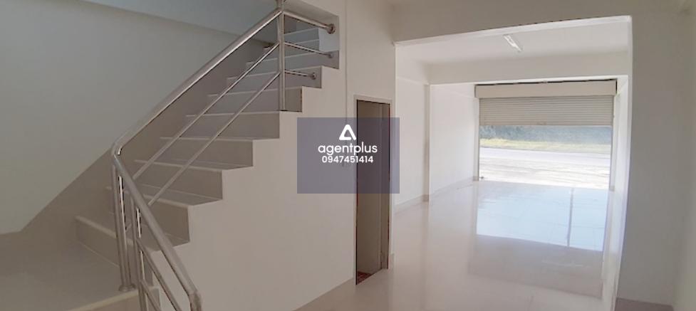 ขายด่วนอาคารพาณิชย์ 3 ชั้น 1 คูหา บ้านสันทราย แม่จัน ทำเลดี ใจกลางแม่จัน – พร้อมเข้าอยู่ คุ้มค่าทุกตารางเมตร!