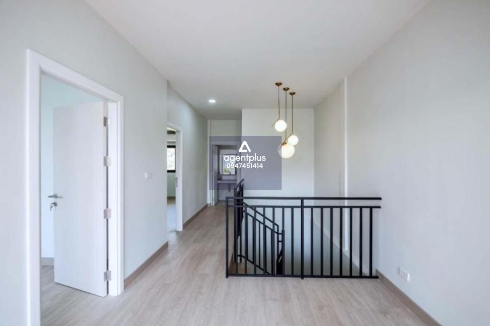 *ขายทาวน์เฮ้าส์สไตล์โมเดิร์นคลาสสิค (ไม่รวมตกแต่ง) ซอย พัฒนาการ 12 เชื่อมต่อเพชรบุรีตัดใหม่-ท่องหล่อ-สุขุมวิท-พระราม9-ศรีนครินทร์ สะดวกรวดเร็ว