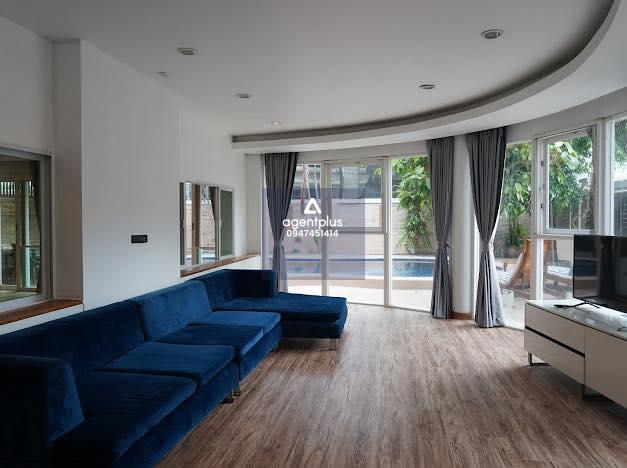 ขาย / เช่า บ้านหรู 3 ชั้น – ซอยทุ่งกลมตาลหมัน