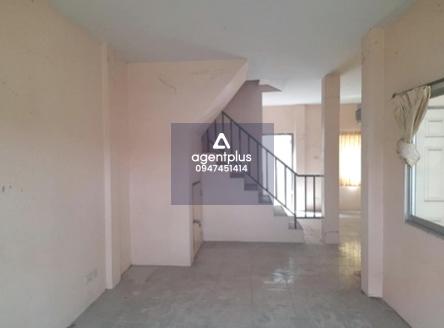 ขายทาวน์เฮ้าส์ ทำเลบ่อวิน ใกล้นิคมฯ โครงการฉัตรทองวิลล่า บ่อวิน  ราคาคุ้มค่า น่าอยู่