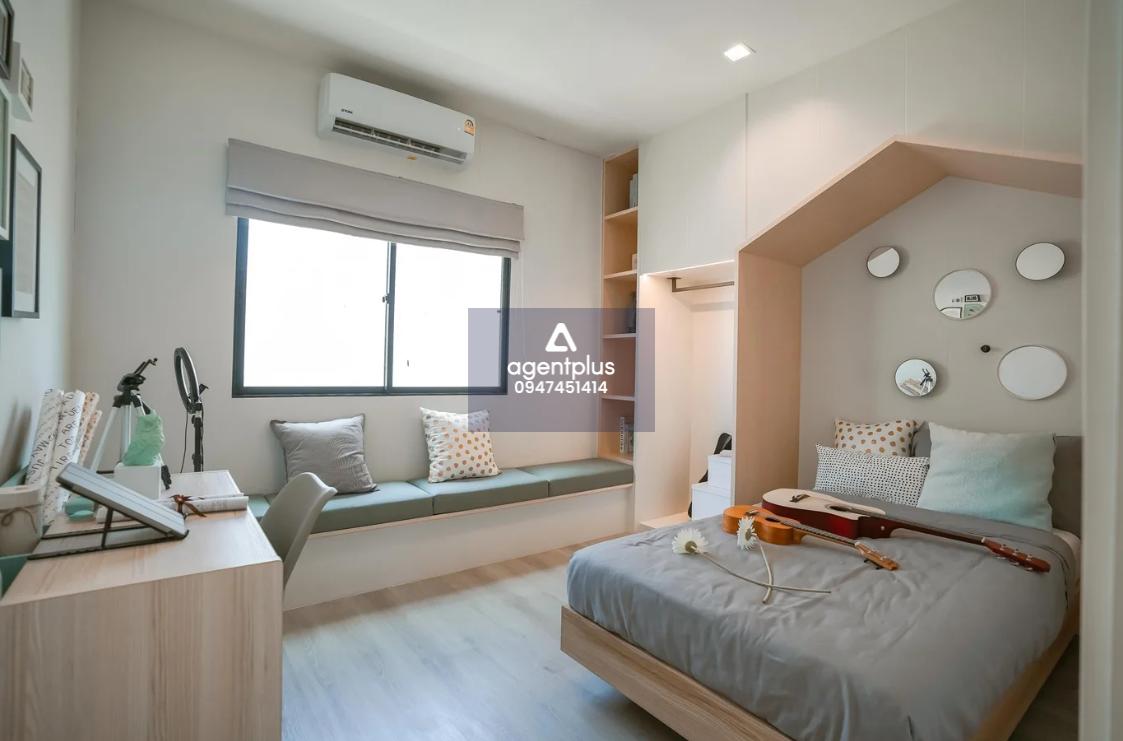 ขายด่วนบ้านแฝด 2 ชั้น เสนา วิลเลจ รามอินทรา กม.9 โครงการคุณภาพจากเสนา ดีเวลลอปเม้นท์ บ้านดีไซน์โมเดิร์น ฟังก์ชันครบ เหมาะสำหรับครอบครัวยุคใหม่