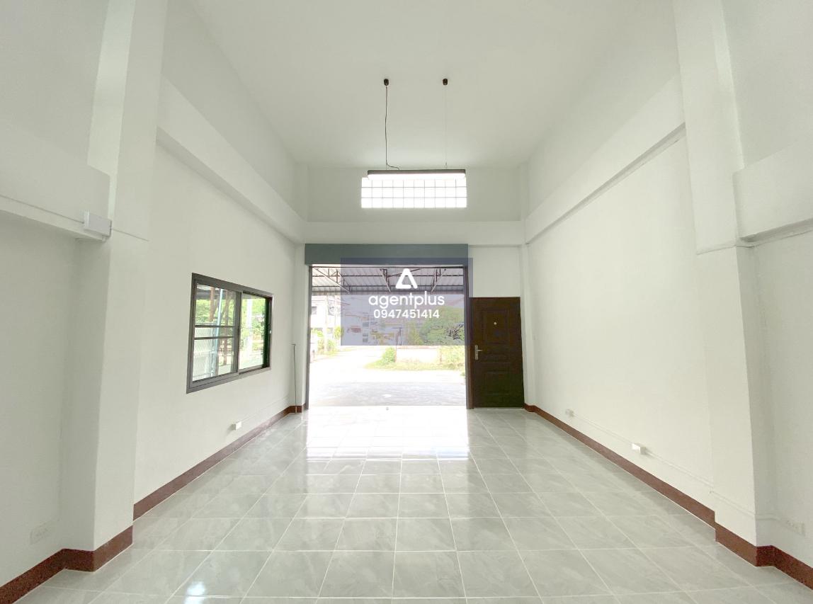 ขายอาคารพาณิชย์ ซอยมหาโชคป่าตัน เมืองเชียงใหม่ อาคารพาณิชย์ 2 ชั้น พร้อมชั้นลอย ห่างจากถนนซอยโชตนา 22 ประมาณ 120 ม.