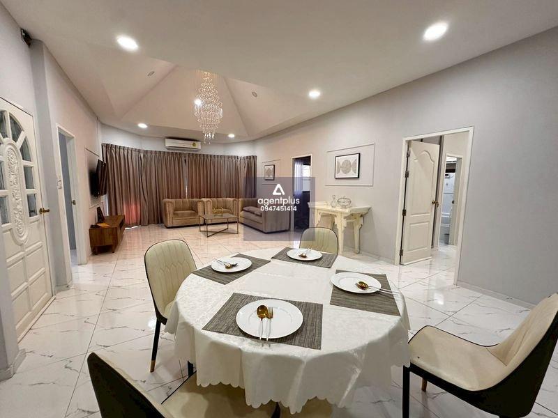 *ให้เช่าบ้านพร้อมสระในโครงการหมู่บ้าน SP4 Village หนองปลาไหล ชลบุรี