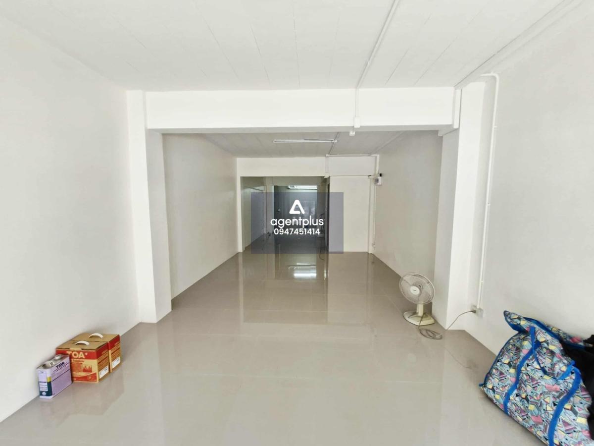 *ให้เช่าตึกอาคารพาณิชย์ 4 ชั้น รีโนเวทใหม่ ถนนเทพประสิทธิ์