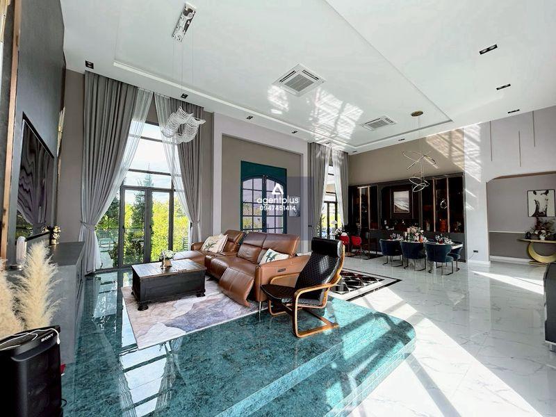 *พูลวิลล่าหรูสไตล์โมเดิร์น ใจกลาง Horseshoe Point ใกล้อ่างมาบประชัน ชลบุรี