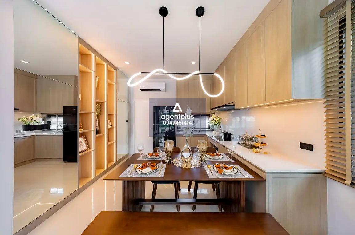 ขายบ้านเดี่ยวหรูแปลงใหญ่หลังมุม MYRA RESIDENCE ทำเลบางละมุง-โรงโป๊ะ-มอเตอร์เวย์  พื้นที่กว้างขวาง 