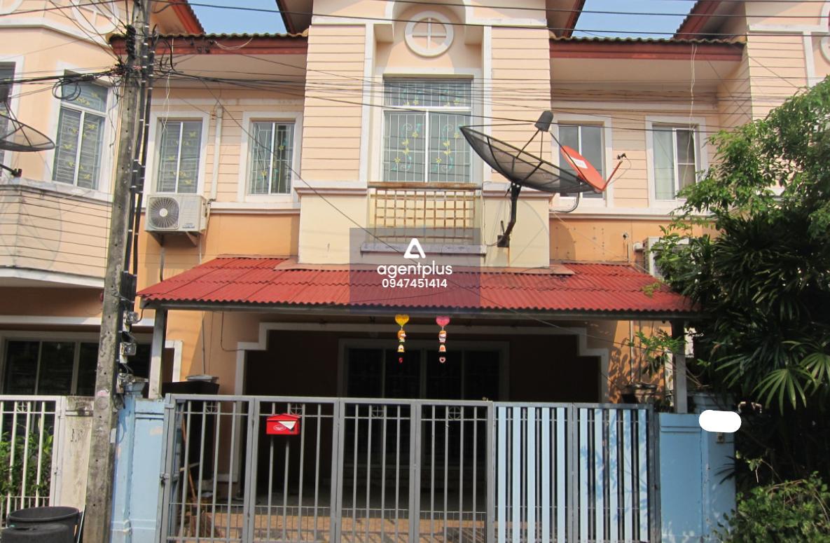 ขายทาวน์เฮ้าส์ 2 ชั้น  โครงการเดอะคอนเนค  1 กิ่งแก้ว สุวรรณภูมิ ถนนกิ่งแก้ว ล้อมรอบไปด้วยสิ่งอำนวยความสะดวกและสถานศึกษามากมาย