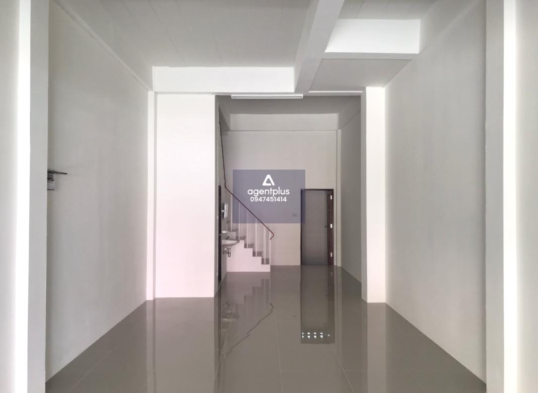 อาคารพาณิชย์ 2 ชั้น พัทยาปาร์คฮิลล์ ทำเลดี ตั้งอยู่ในโครงการพัทยาปาร์คฮิลล์ ถนนคสล. ใกล้แหล่งชุมชน เดินทางสะดวก รายล้อมด้วยสิ่งอำนวยความสะดวกครบ เหมาะสำหรับอยู่อาศัยหรือประกอบธุรกิจขนาดเล็ก