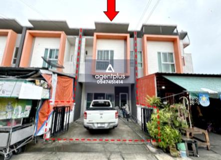 ขายด่วน ทาวน์เฮ้าส์ 2 ชั้น อรินสิริ ปาร์ค พานทอง  คุ้มค่าเดินทางสะดวกใกล้ตลาด ร้านค้า โรงเรียน