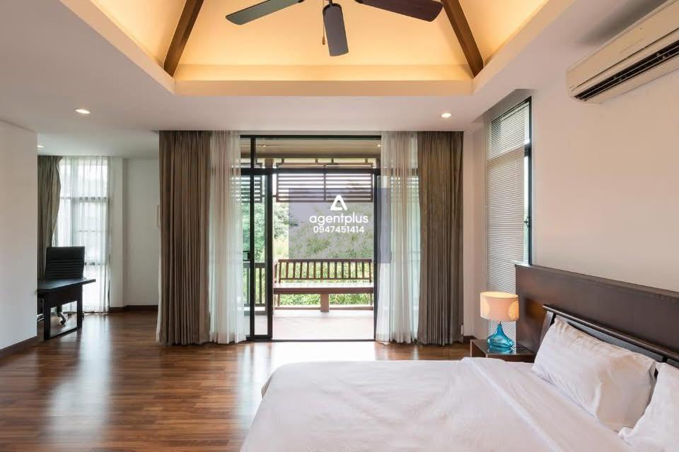 ขาย / ให้เช่าบ้าน 4ห้องนอน ในโครงการ Horseshoe Point Pattaya