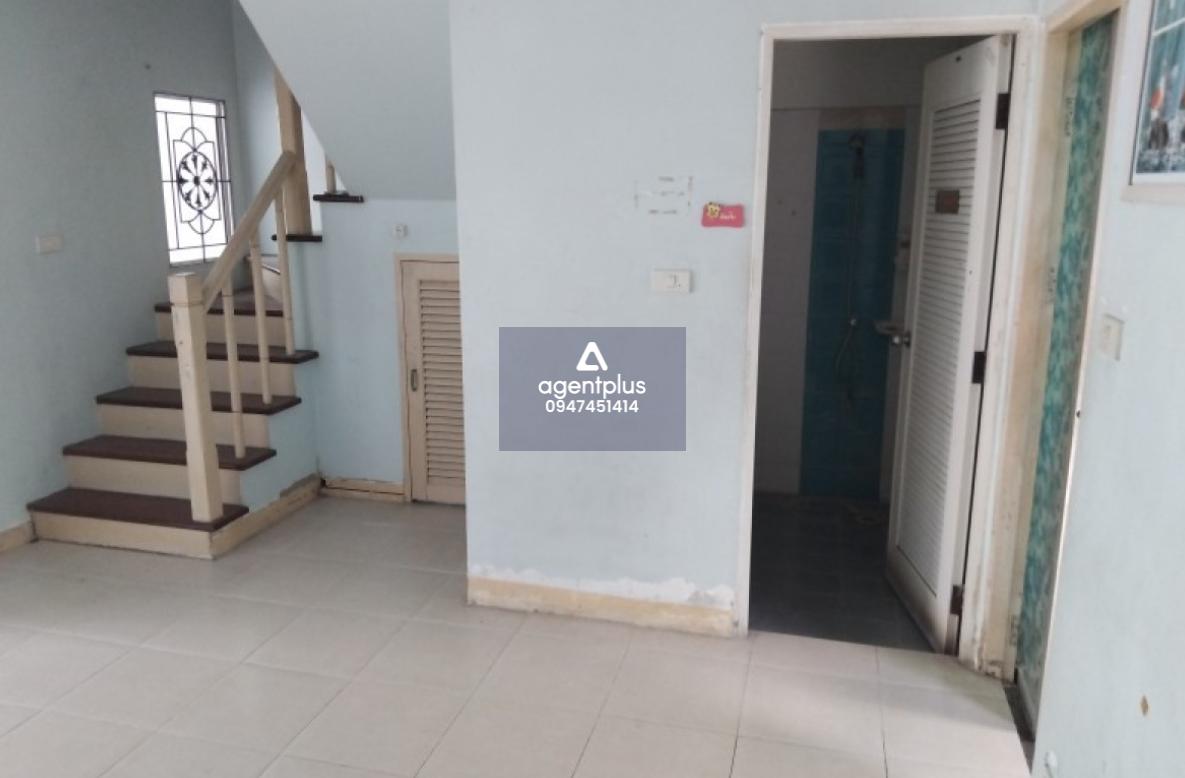 ขายทาวเฮ้าส์ 2 ชั้น โครงการพฤกษาวิลล์ 4 3 ห้องนอน 2 ห้องน้ำ 1.8 ล้านบาท ถนนเลียบคลองภาษีเจริยฝั่งเหนือ ใกล้โรงเรียน โรงพยาบาล ห้างสรรพสินค้า บิ๊กซี เหมาะกับการรีโนเวทใหม่