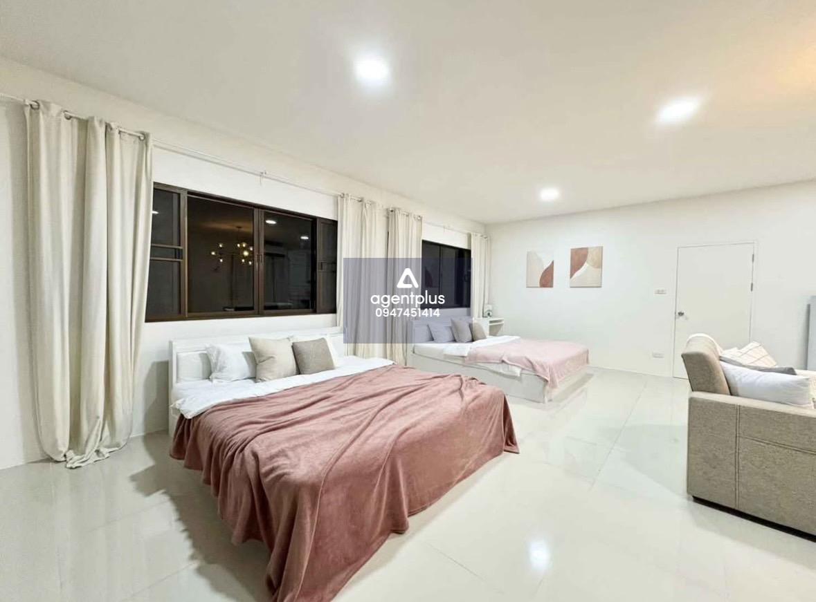 ให้เช่าบ้านลาดพร้าวซอย9  5ห้องนอน 