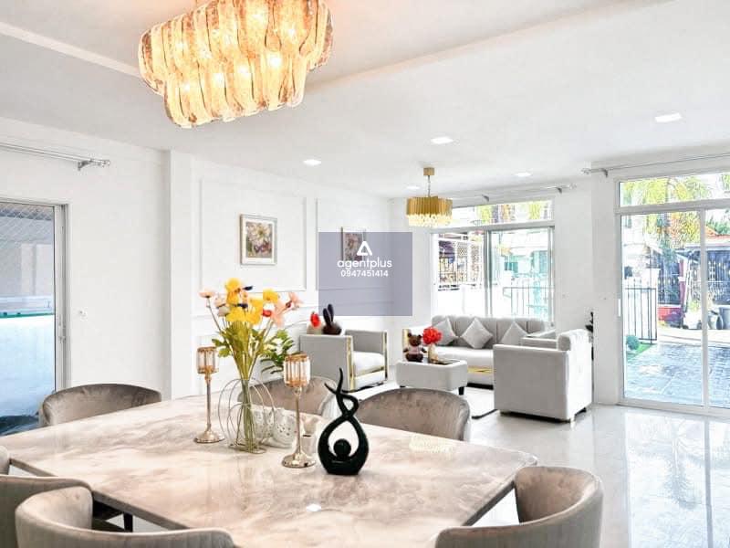 บ้านเดี่ยว 2 ชั้น ราคาพิเศษ ทำเลทอง เขาพระตำหนัก  หมู่บ้าน แกรนด์ธัญวรรณ 2 มืองพัทยา