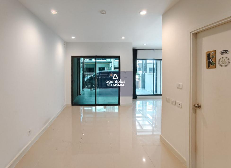 ทาวน์โฮม TYPE Purpose โครงการ V Compound Bangna - Srinakarin แต่ง build-in ครัวต่อเติมเต็มพื้นที่  พร้อมเข้าอยู่ ราคานี้ไม่ควรพลาด