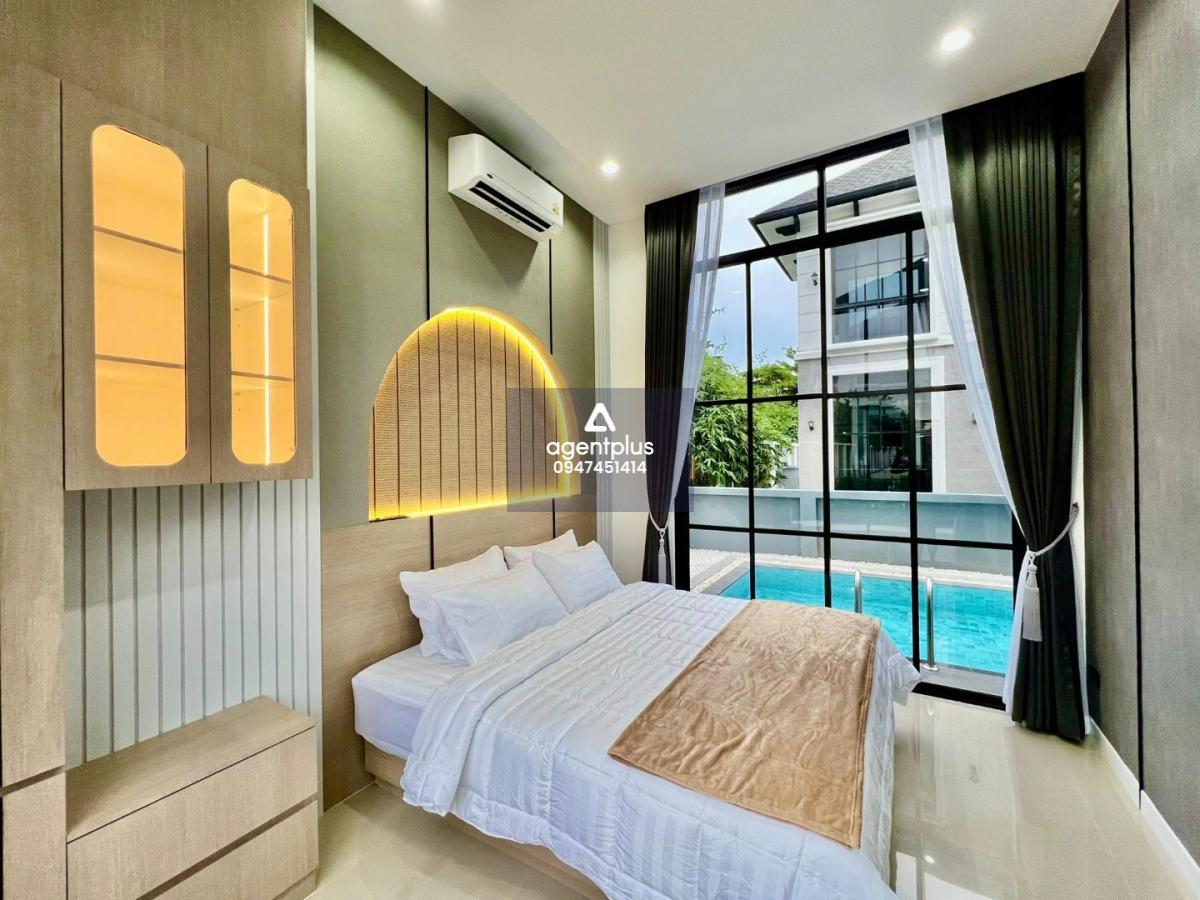 *ให้เช่าพูลวิวล่า 80,000.-/เดือน 3นอน 4น้ำ  มีสระทุกหลัง  มี 5 เตียงนอน  ทำรายวันได้!!  เฟอร์นิเจอร์+เครื่องใช้ไฟฟ้าใหม่ทั้งหมด  📍 โครงการติดถนน ใกล้แบล็คฟอเรสต์คาเฟ่ห้วยใหญ่  Black Forest Cafe