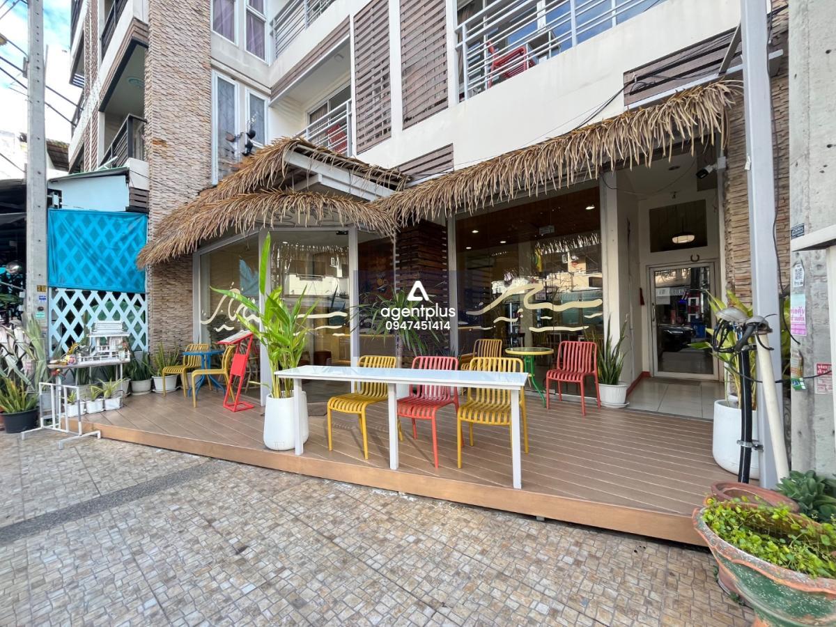 ขายอาคารพาณิชย์ 4 ชั้น 2 คูหา ทะลุกัน ใจกลางพัทยา! เหมาะลงทุนทำ คาเฟ่ + เกสต์เฮ้าส์รายวัน  รีโนเวทใหม่ทั้งหลัง พร้อมดำเนินกิจการได้ทันที