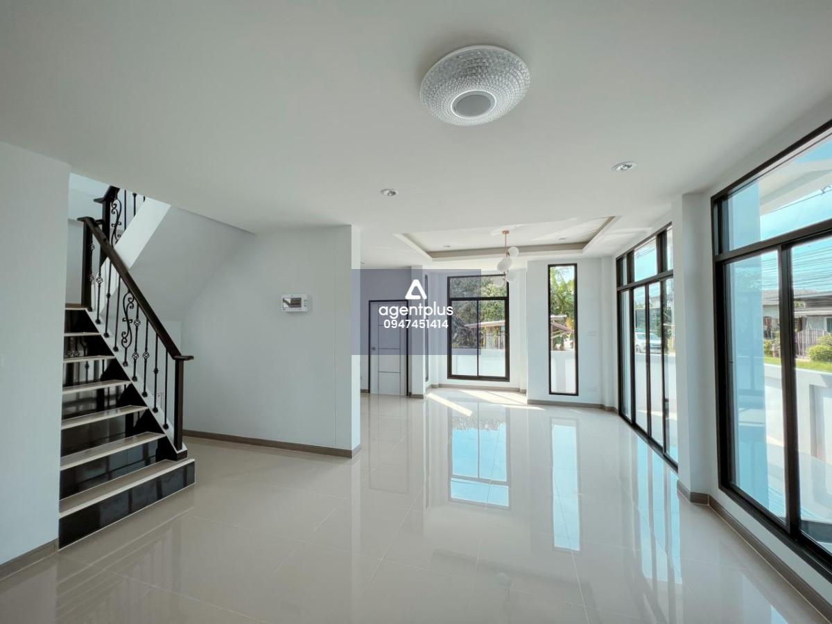 ขายบ้านสร้างใหม่สไตล์โมเดิร์น  4ห้องนอน 4ห้องน้ำ ราคาพิเศษ ห้วยใหญ่ พัทยา