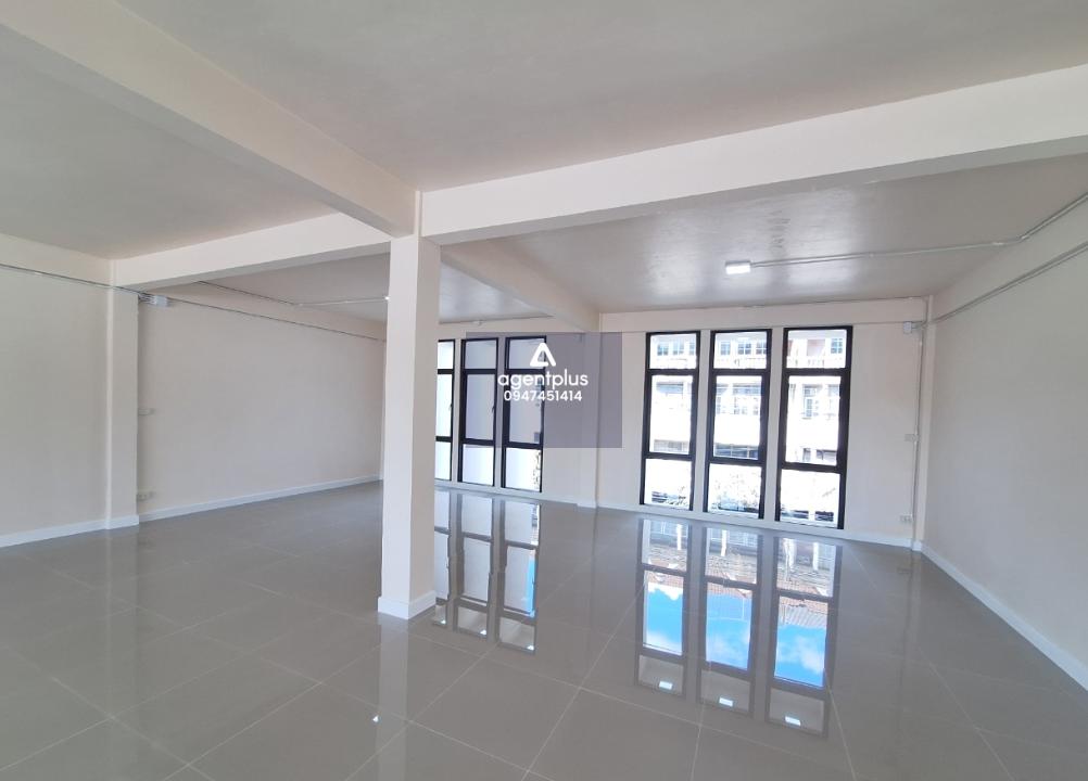 ขายอาคารพาณิชย์ 3 ชั้น พร้อมชั้นลอยและดาดฟ้า 2 คูหาติดกัน ทำเลดีในย่านชุมชน ซอยเพชรเกษม 48 ปรับปรุงใหม่ เดินทางสะดวก เข้า–ออกได้หลายเส้นทาง