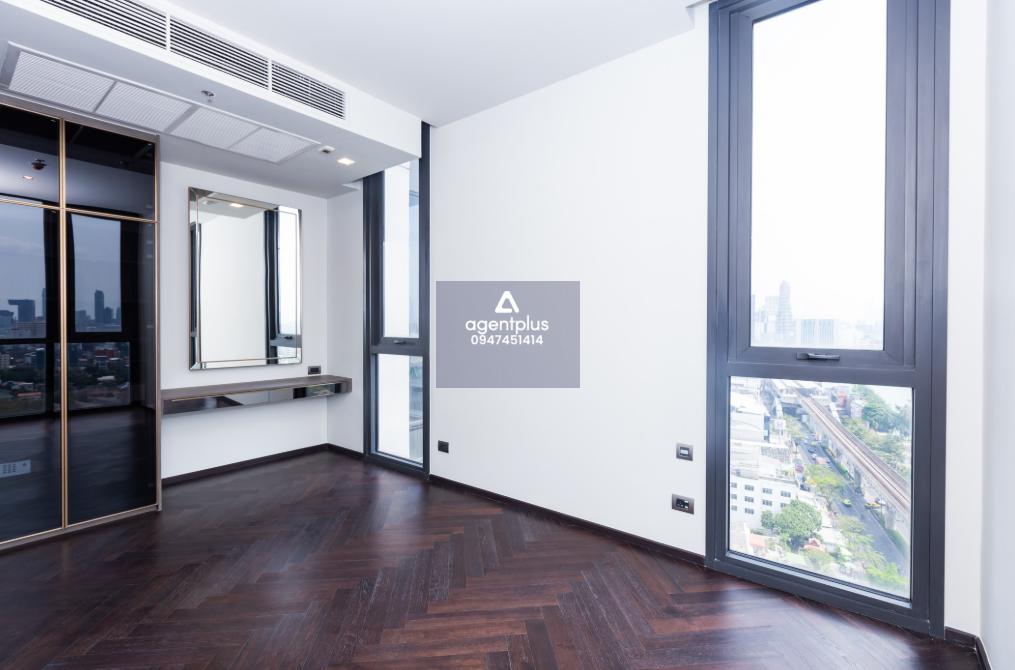 คอนโดลักชัวรี เดอะ โมนูเมนต์ สนามเป้า  ใจกลางพญาไท วิวเมืองสุดหรู ใกล้ BTS สนามเป้า