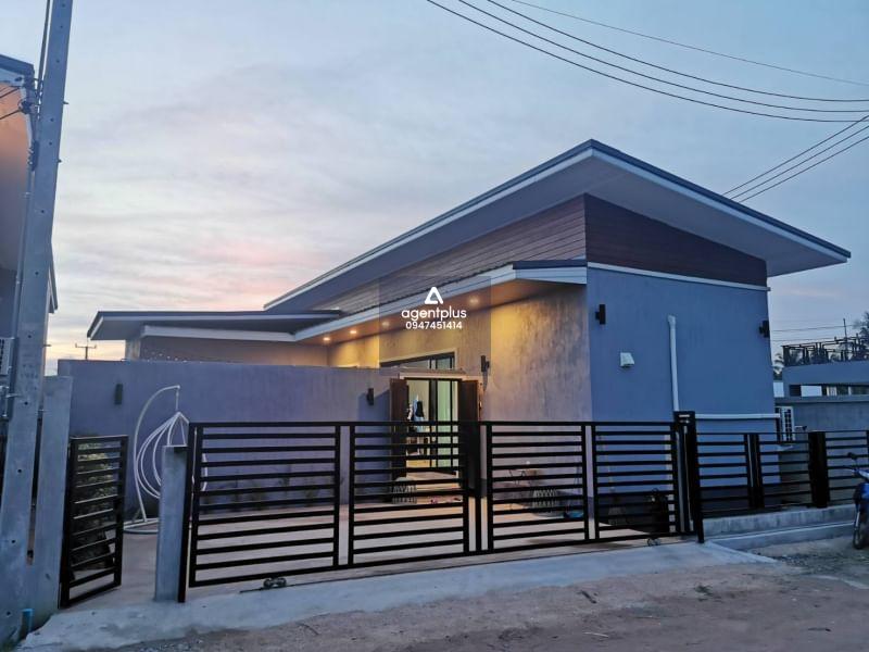 บ้านพูลวิลล่า ราคาพิเศษ บ้านสวยพร้อมเข้าอยู่ ทำรายวันได้ เหมาะแก่การบรรยากาศดี วิวภูเขา ไม่ไกลจากวัดเขาคันธมาส สัตหีบ พัทยา