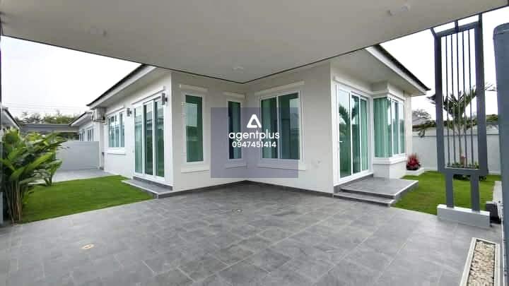 *บ้านใหม่สไตล์โมเดิร์น ใกล้ทะเลแค่ 10 นาที!