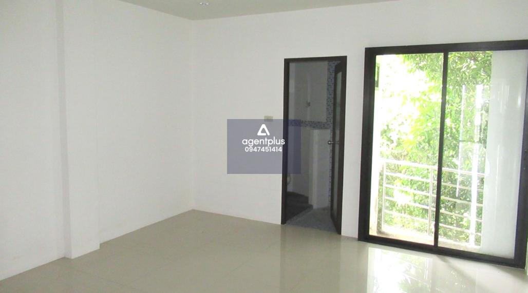 อาคารพาณิชย์ 3 ชั้น เมืองตรัง ทำเลดี ล้อมรอบด้านเป็นย่านชุมชนอยู่อาศัยและพาณิชยกรรม เหมาะสำหรับทำการค้า ลงทุน หรืออยู่อาศัย