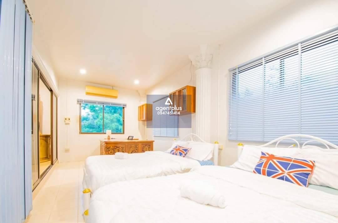 บ้านพูลวิลล่า ติดทะเล กว้างมาก เหมาะกับการลงทุน