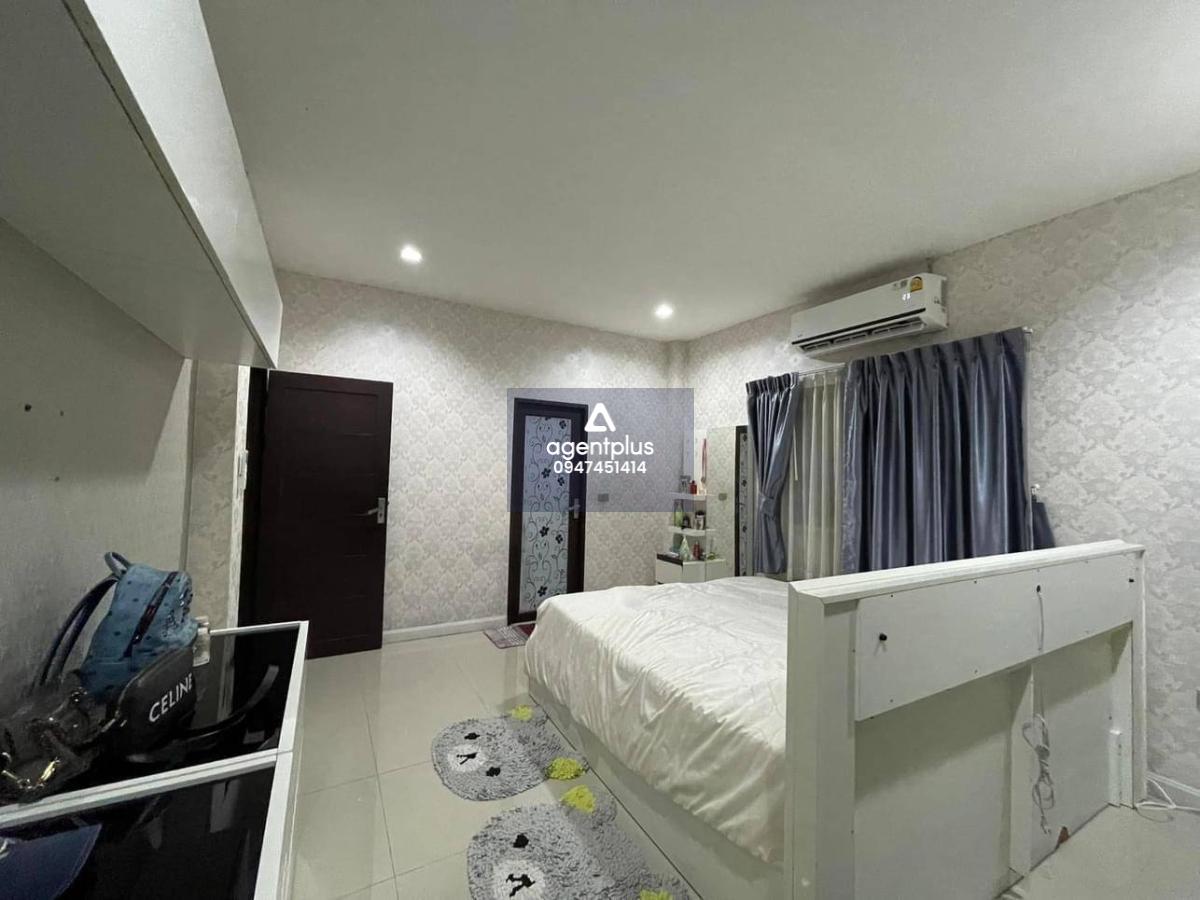 ขายบ้านเดี่ยว 2 ชั้น หมู่บ้านปาร์ควิว ซอยพรประภานิมิตร 7 พัทยา สไตล์โมเดิร์น 