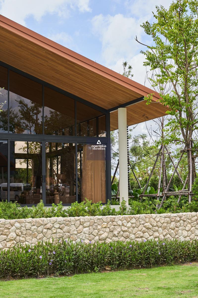 โครงการบ้านหรู ที่ตั้งอยู่ในทำเล ที่สะดวกสบายพร้อมการออกแบบที่ทันสมัย 