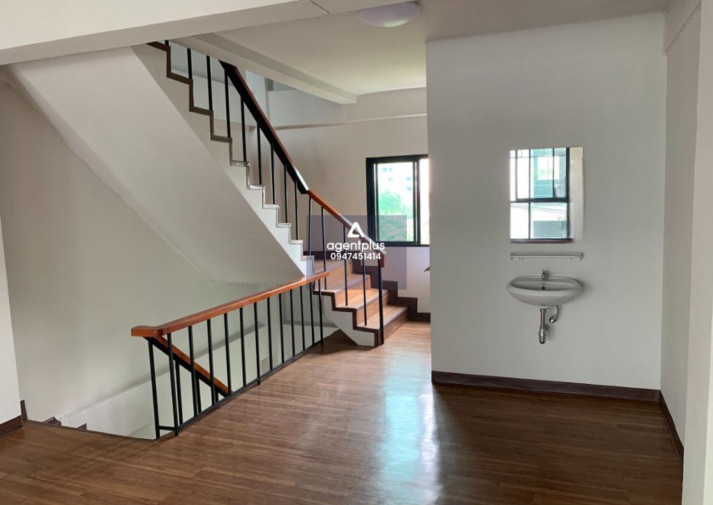 ขายด่วนอาคารพาณิชย์ 4 ชั้น พร้อมชั้นลอย จำนวน 1 คูหา มีนบุรี ซอยสีหบุรานุกิจ 5 เข้าซอยประมาณ 200 เมตร