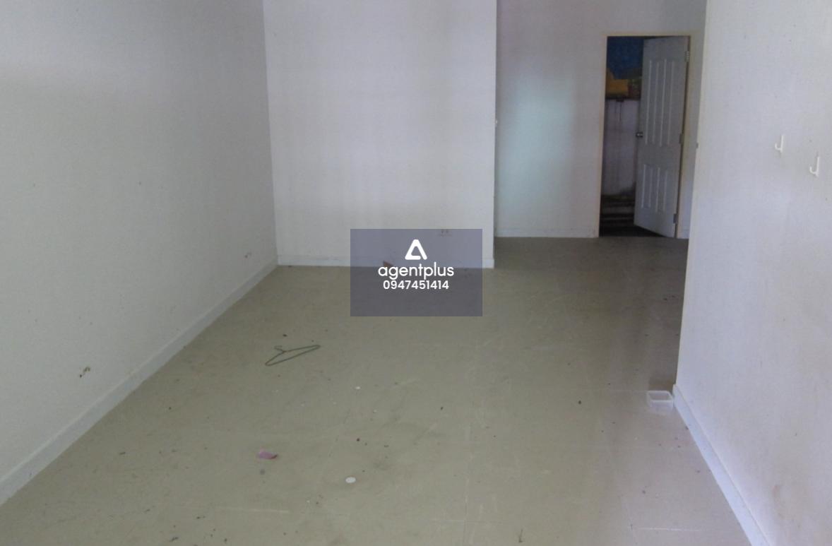 ขายด่วนทาวน์เฮ้าส์ 2 ชั้น หมู่บ้านสมาร์ทแลนด์นิวสไตล์ 2 ห้องนอน 1 ห้องน้ำ ถนนหนองก้างปลา – ห้วยปราบ