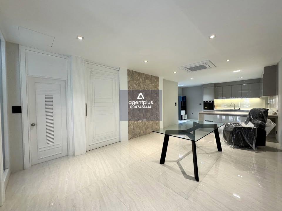 *ขาย/ให้เช่า – บ้านกลางกรุง ทองหล่อ บ้านทาวน์เฮาส์รีโนเวทใหม่ ทำเลใจกลางทองหล่อ กรุงเทพฯ