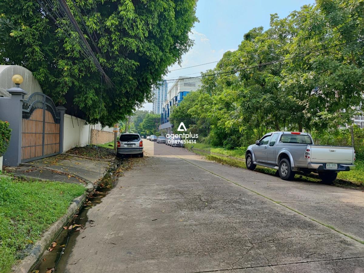 ขาย ที่ดิน 229 ตรว.ถนนศรีนครินทร์ ใกล้ห้างซีคอนสแควร์ พาราไดซ์ พาร์ค ผังสีส้ม 