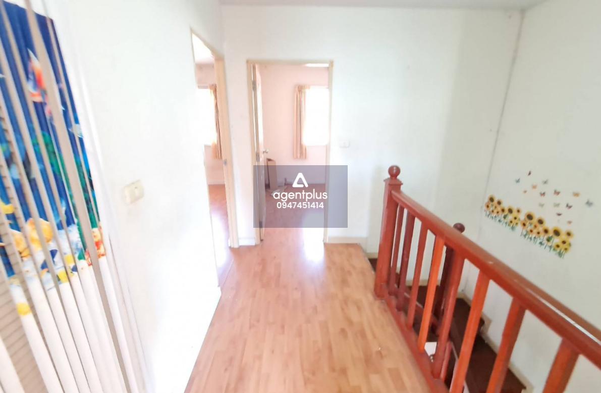 ขายทาวน์เฮ้าส์ 2 ชั้น  โครงการเดอะคอนเนค  1 กิ่งแก้ว สุวรรณภูมิ ถนนกิ่งแก้ว ล้อมรอบไปด้วยสิ่งอำนวยความสะดวกและสถานศึกษามากมาย