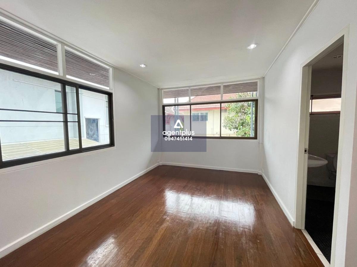 ให้เช่าบ้านเดี่ยวรัชดาภิเษกซอย 19 ใกล้ MRT รัชดา รับต่างชาติ กรุงเทพฯ