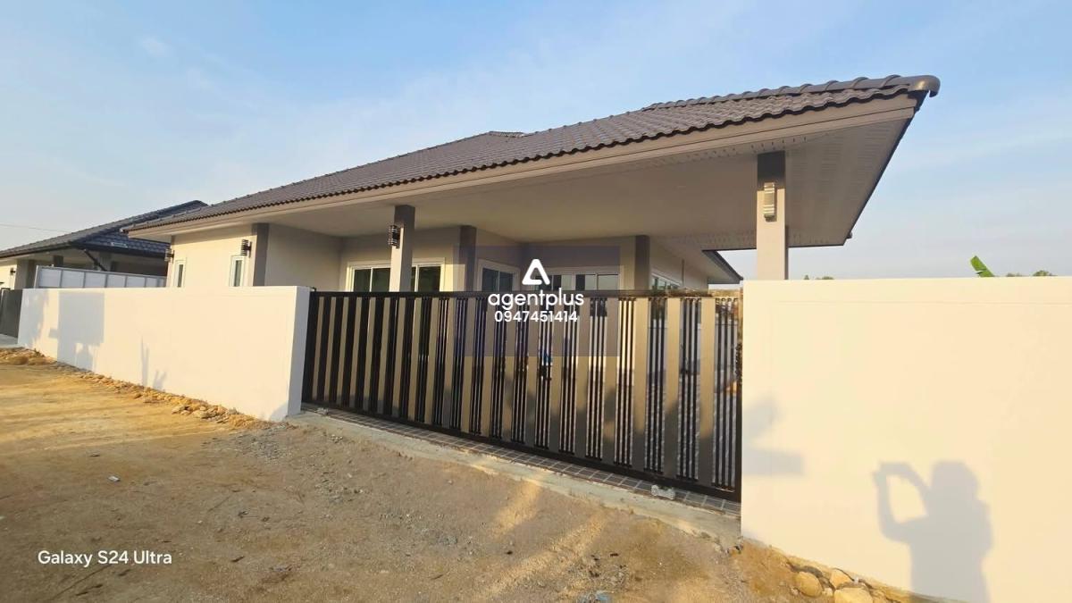 ขายบ้านเนื้อที่เยอะ รอบบ้านไม่วุ่นวายไม่แออัด เงียบสงบ ทุ่งคาใต้ ห้วยใหญ่