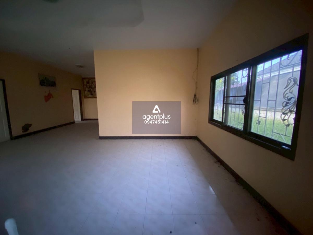 บ้านเดี่ยวชั้นเดียว ทำเลดีโครงการติดถนนใหญ่ ถนนพนมสารคาม - สัตหีบ (331) เดินทางเข้า-ออกสะดวก โครงการหมู่บ้านนำโชค