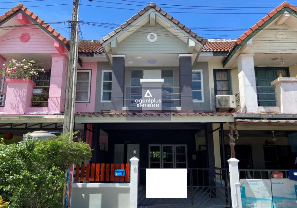 ทาวน์เฮ้าส์ 2 ชั้น ทำเลในแหล่งชุมชน สาธารณูปโภคพื้นฐานครบ การคมนาคมสะดวก สามารถเข้าออกได้หลายเส้นทาง