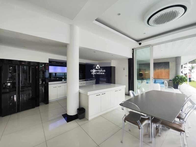 *ขายพูลวิลล่าติดทะเล 100% Beach Villa ที่นาจอมเทียน พัทยา