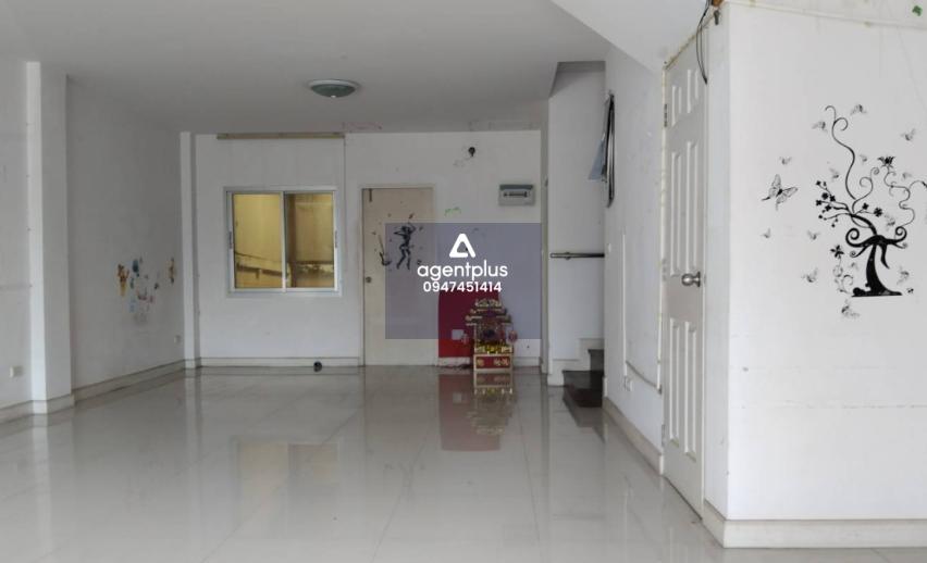 ขาย ทาวน์เฮ้าส์ 2 ชั้น หมู่บ้านสิรภัทร 4