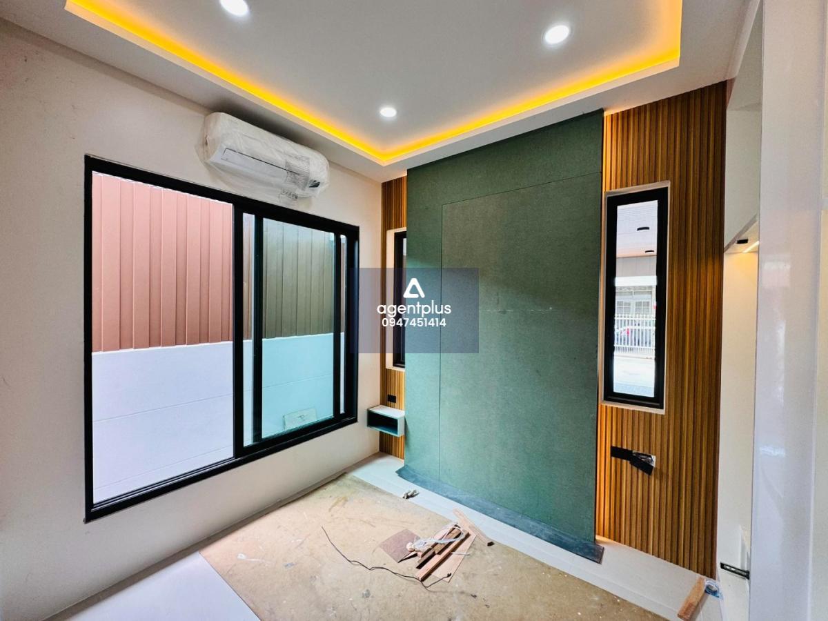 ขายบ้านเดี่ยวพูลวิลล่า สไตล์โมเดิร์น ทำเลทองใจกลางเมืองพัทยากลาง