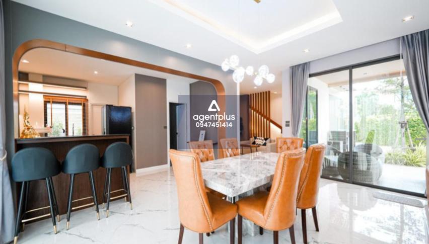 ขาย พร้อมเฟอร์นิเจอร์ครบครัน วิวสระว่ายน้ำ