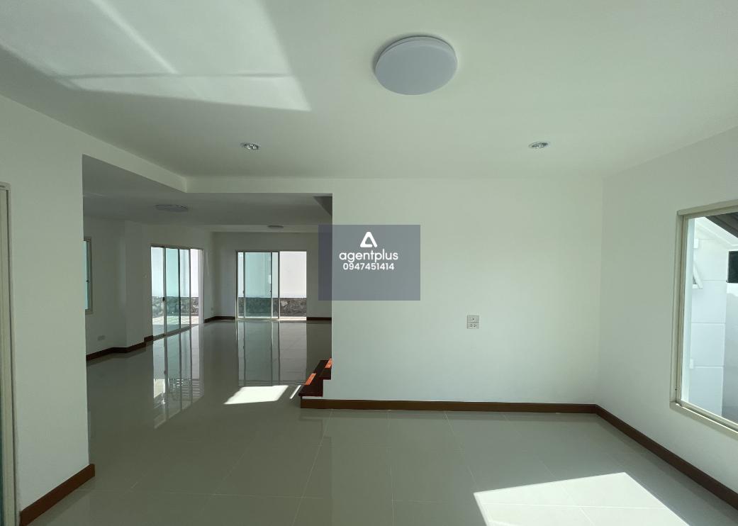 ขายบ้านเดี่ยว โครงการสวนวิวเขา ชลบุรี บ้านเดี่ยว 2 ชั้น ทำเลดี ติดถนน เดินทางเข้าออกสะดวก สาธารณูปโภคพร้อม อยู่ในแหล่งชุมชน