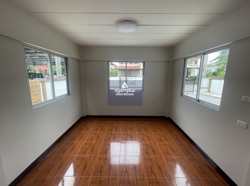 บ้านเดี่ยว โครงการศรีสุวรรณ ชลบุรี ทำเลดี เดินทางเข้า-ออกสะดวก อยู่ใกล้สิ่งอำนวยความสะดวก